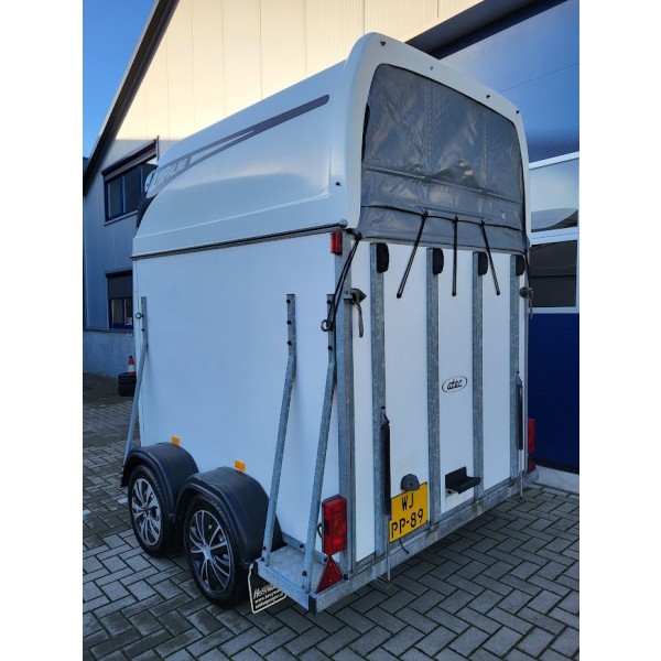 Atec polyester paardentrailer zadelkamer **