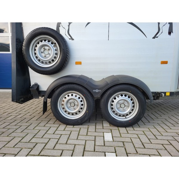 Humbaur Volledig Aluminium paardentrailer **